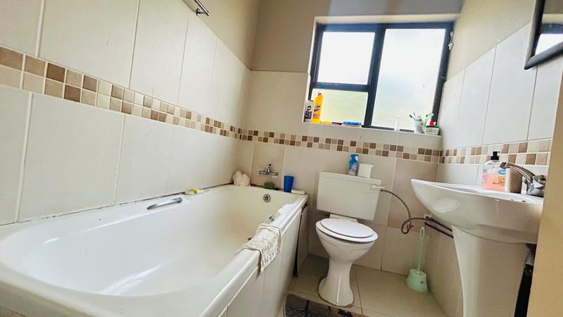 2 Bedroom Property for Sale in Fairview Western Cape